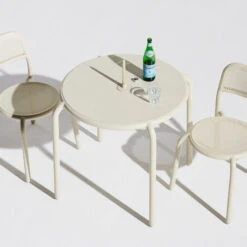 Table De Jardin 2 Personnes Fatboy Toní Bistreau - Desert -Lafumaei Boutique 103816 table jardin fatboy toni bistreau desert utilisation 2
