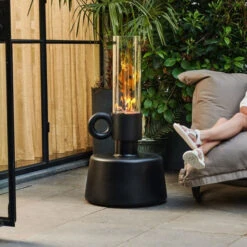 Lampe Fatboy Flamtastique - Anthracite -Lafumaei Boutique 104683 lampe huile fatboy flamtastique anthracite personne ambiance 3