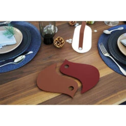 Dessous De Plat FERMOB Oiseaux - Rouge Ocre / Piment -Lafumaei Boutique 300208 dessous plat fermob oiseaux rouge ocre piment ambiance 2