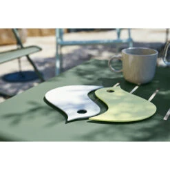 Dessous De Plat FERMOB Oiseaux - Citron Givré / Blanc Coton -Lafumaei Boutique 300211 dessous plat fermob oiseaux citron givre blanc coton ambiance