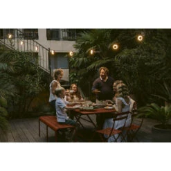 Guirlande Lumineuse FERMOB Hoop - Cerise Noire -Lafumaei Boutique guirlande hoop cerise noire ambiance