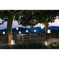 Lampe Nomade FERMOB Balad H 25 Cm - Carbone -Lafumaei Boutique lampe balad 25 carbone ambiance terrasse min